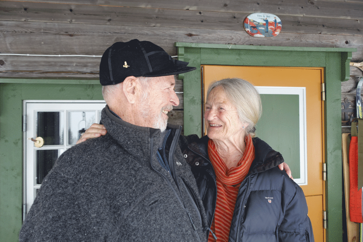Olav og Ellen Bø er selv ikke engstelige for ulv, men de forteller at situasjonen preger både dem og lokalmiljøet i Trysil.