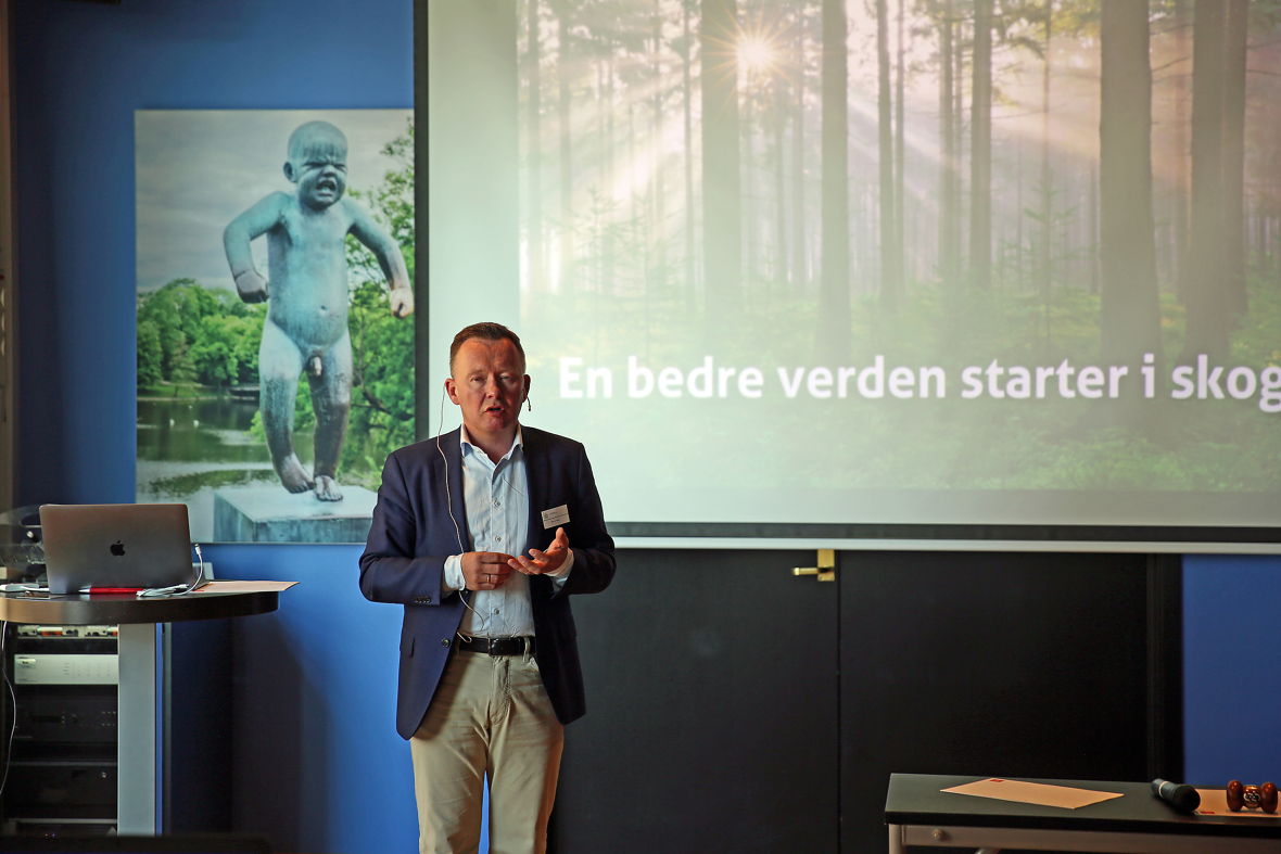 Styreleder Olav A. Veum holder sin gjennomgang for årsmøtet i Norges Skogerforbund i 2018.