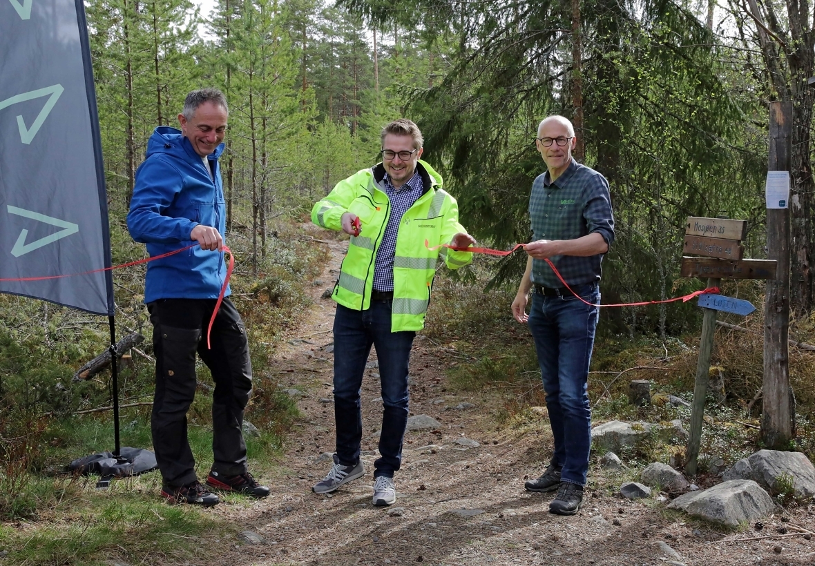 Gudmund Nordtun, Magne Vikøren og Endre Jørgensen under åpningen av skiltstien.
